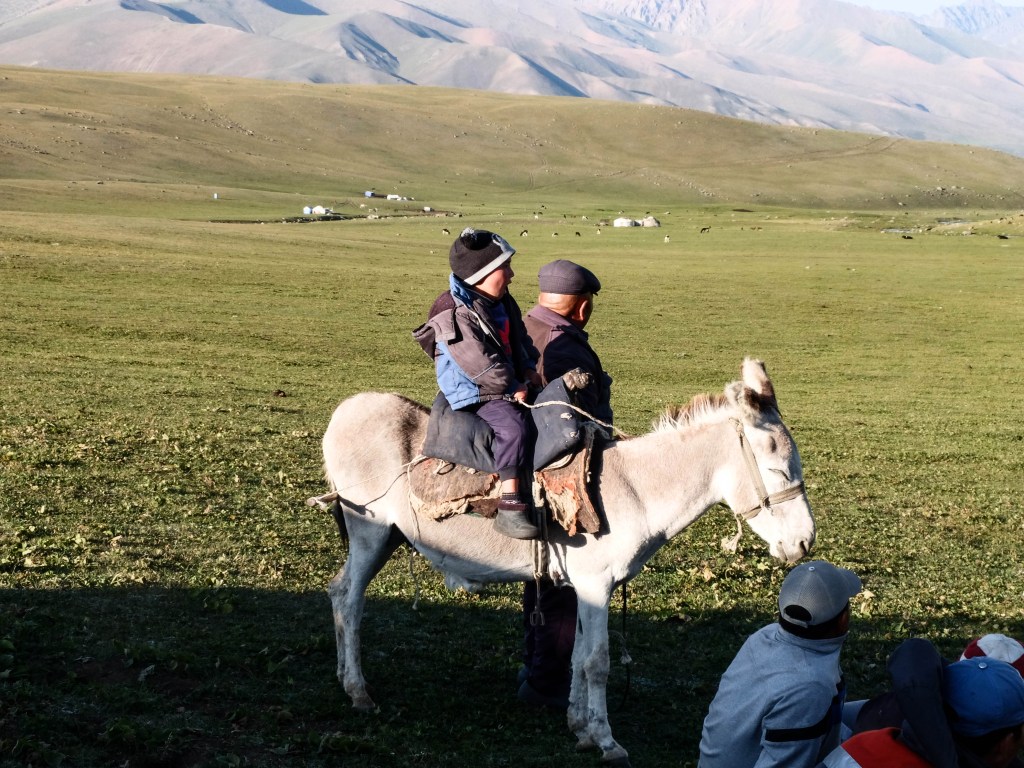 Photographie Kirghizistan paysage enfant et ane