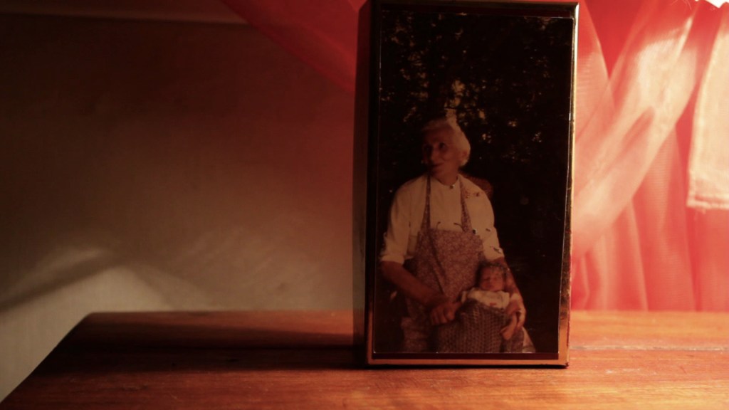 Extrait de film documentaire Apres la fete